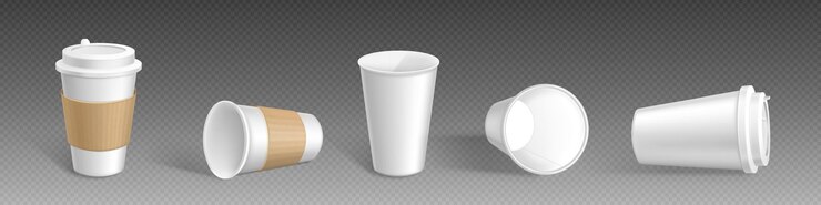 Vector gratuito maqueta de vector de taza de café de papel aislado blanco taza para llevar de plástico desechable vacía con tapa y manga maqueta recipiente de café realista para capuchino o café con leche con paquete de soporte ecológico marrón