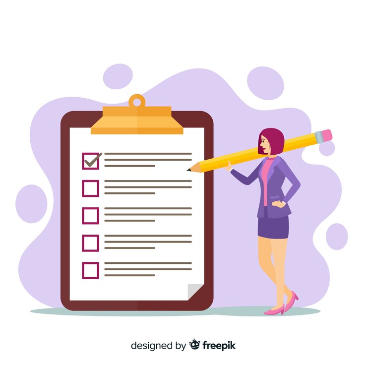 Vector gratuito mujer comprobando la lista de verificación gigante