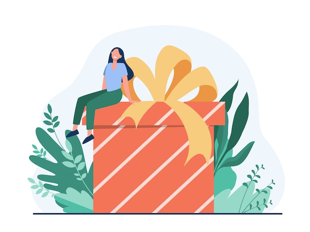 Mujer feliz recibiendo regalo. pequeño personaje de dibujos animados sentado en una enorme caja presente con ilustración de vector plano de arco. cumpleaños, sorpresa, navidad