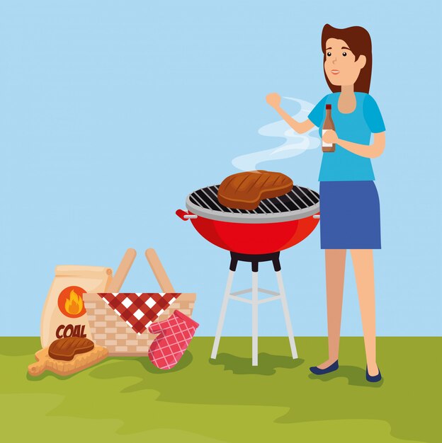 Mujer con parrilla de comida de carne y canasta