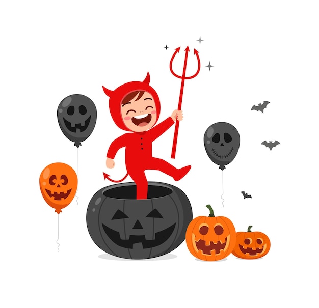 Niño lindo celebrar disfraz de diablo de desgaste de halloween