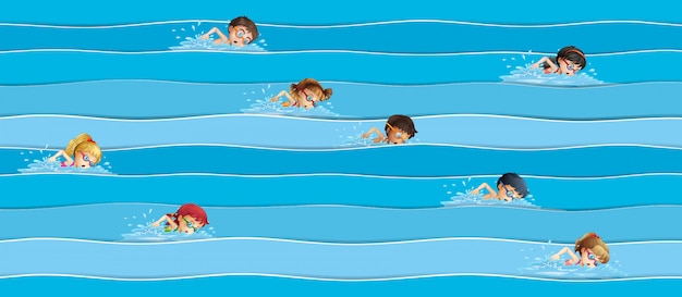 Niños en la carrera de natación.