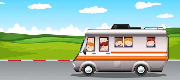 Vector gratuito niños montados en autocaravana