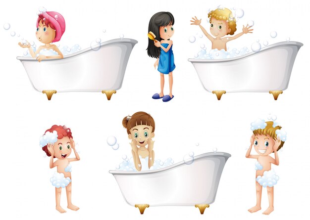 Niños tomando un baño