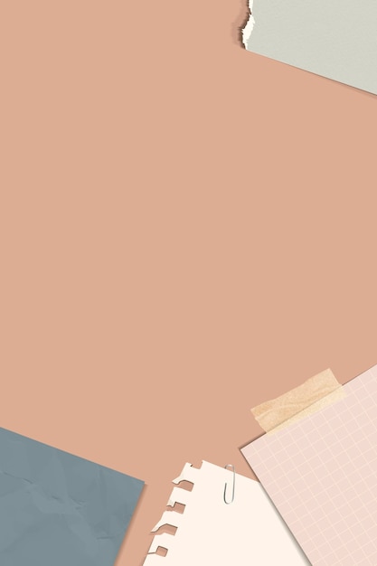 Notas rasgadas en un vector de fondo melocotón