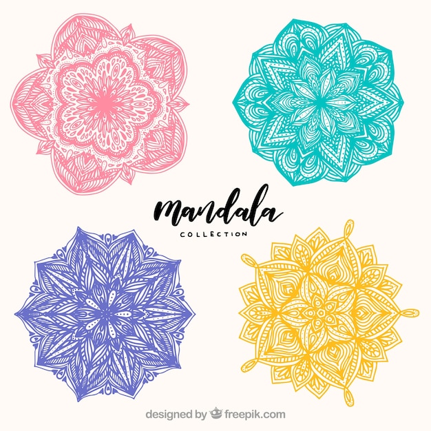 Pack de cuatro mandalas de colores dibujados a mano 