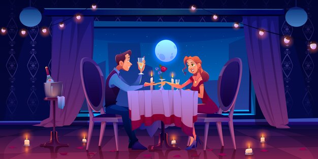 Pareja romántica cena, hombre mujer mano sentada en la mesa servida en una habitación oscura en la ventana con vista de luna en la noche