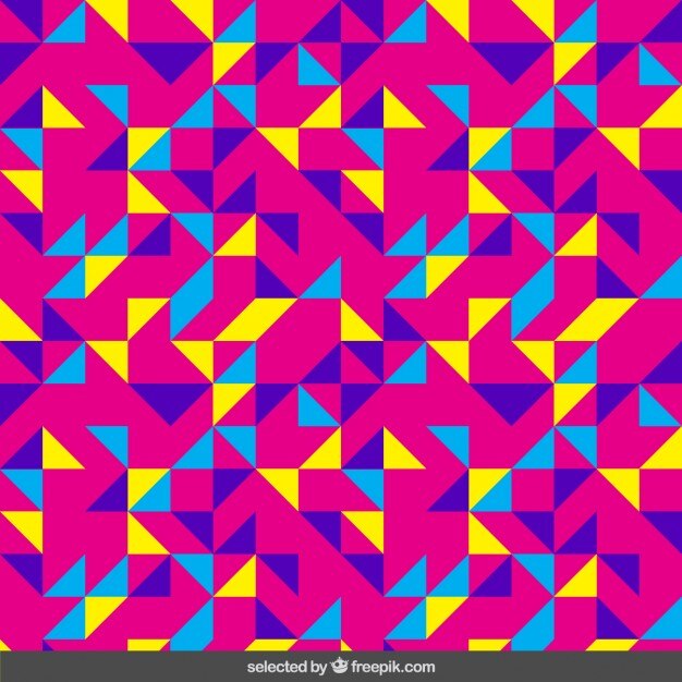 Patrón colorido hecho con triángulos en fondo rosa