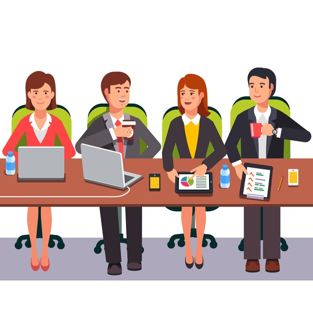 Un pequeño equipo de colaboración trabajando juntos