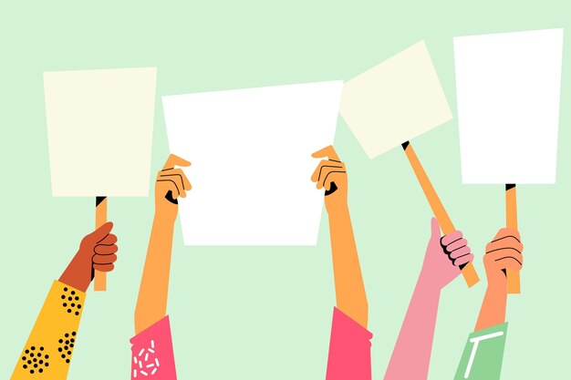 Personas sosteniendo pancartas vacías