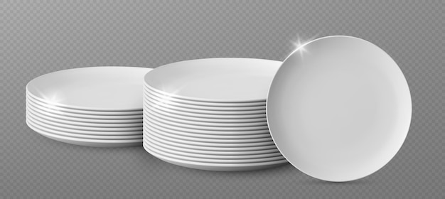 Una pila de platos blancos y limpios en la cocina