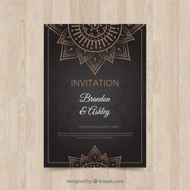 Plantilla adorable de invitación de boda con mandala colorido