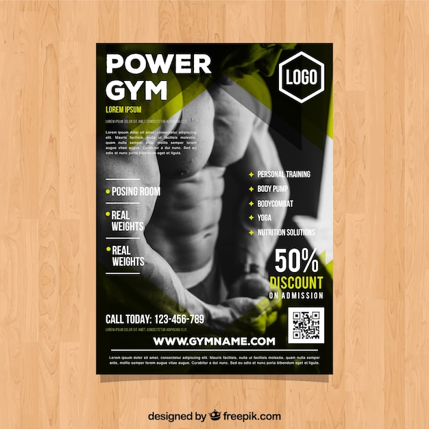 Vector gratuito plantilla de cover de gimnasio con imagen de hombre musculoso