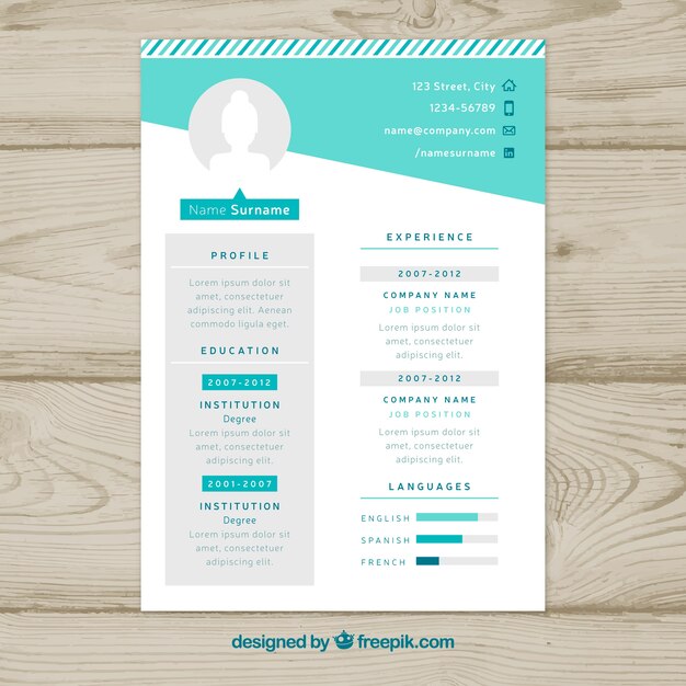 Plantilla de curriculum azul y blanco