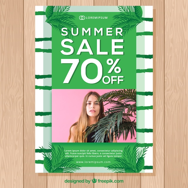 Plantilla de flyer verde de rebajas de verano con foto