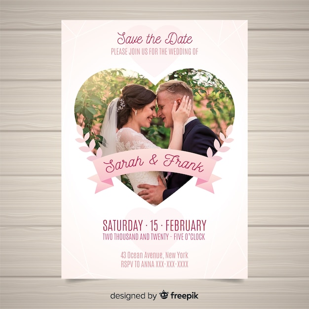 Vector gratuito plantilla de invitación de boda con imagen