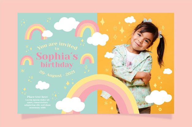 Vector gratuito plantilla de invitación de cumpleaños de arco iris dibujado a mano con foto