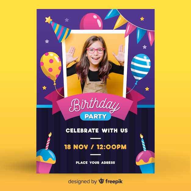 Vector gratuito plantilla de invitación de cumpleaños de niñas con foto