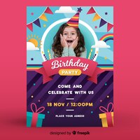 Vector gratuito plantilla de invitación de cumpleaños para niños felices con foto
