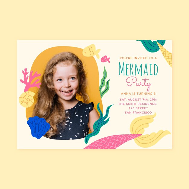 Plantilla de invitación de cumpleaños de sirena dibujada a mano con foto