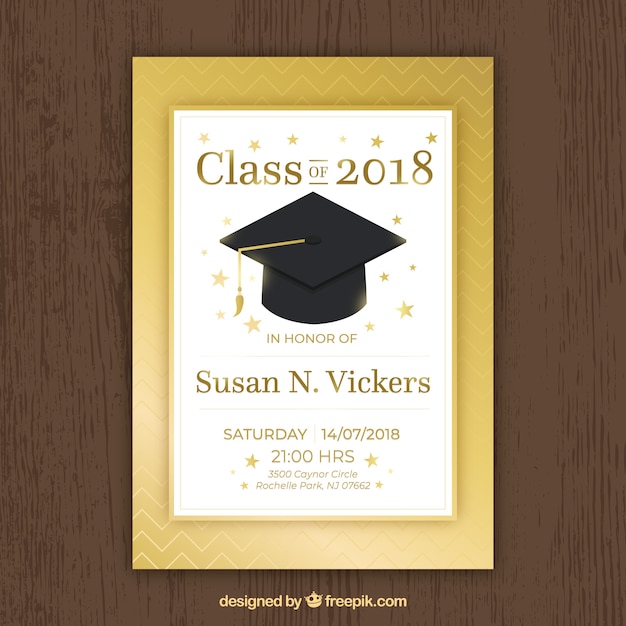 Vector gratuito plantilla de invitación de graduación en color dorado