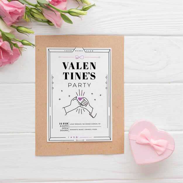 Plantilla de póster de San Valentín con rosas y joyero