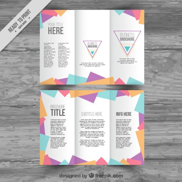 Vector gratuito plantilla trifold poligonal