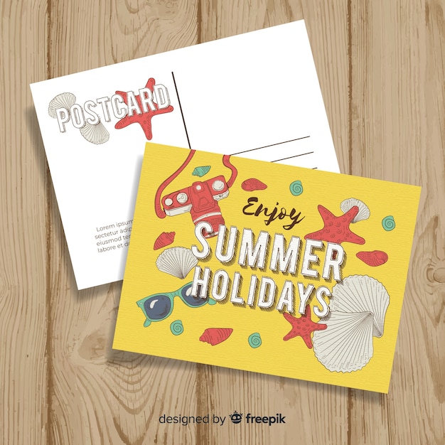 Vector gratuito postal de vacaciones de verano dibujado a mano