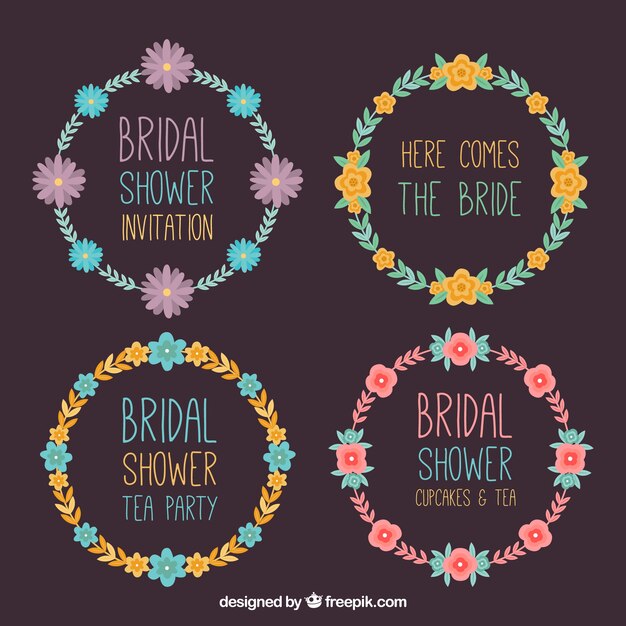 Selección plana de cuatro marcos de boda florales