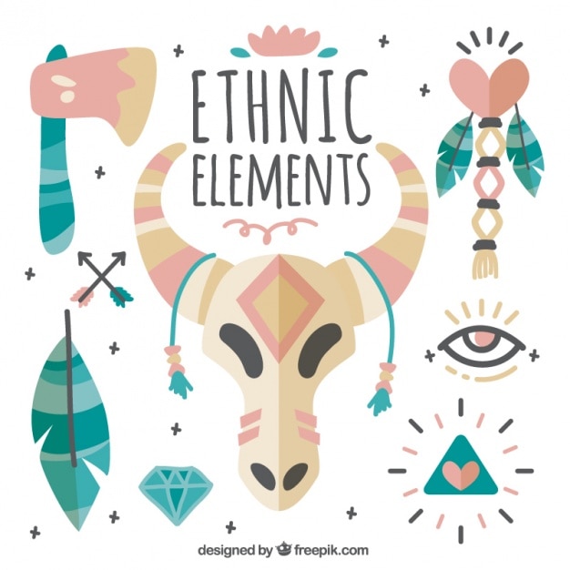 Set de elementos étnicos y calavera de animal