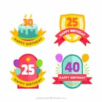 Vector gratuito set de insignias vintage de cumpleaños en diseño plano