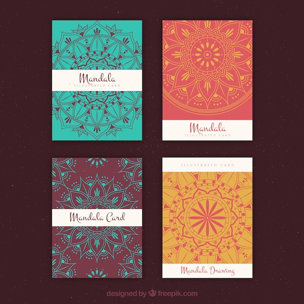 Vector gratuito set de tarjetas abstractas con mandalas planos