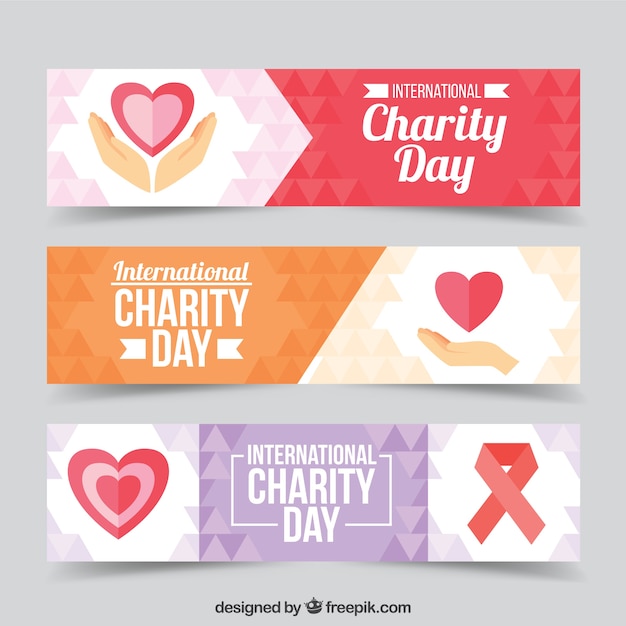 Vector gratuito set de tres banners con corazones del día de la beneficencia