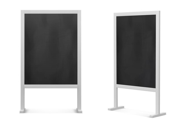 Los soportes de la pizarra se colocan aislados sobre un fondo blanco