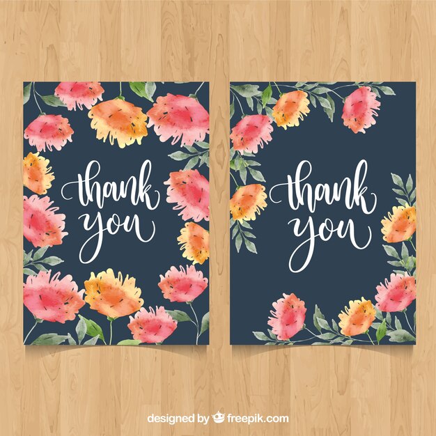 Tarjeta de agradecimiento con diseño floral