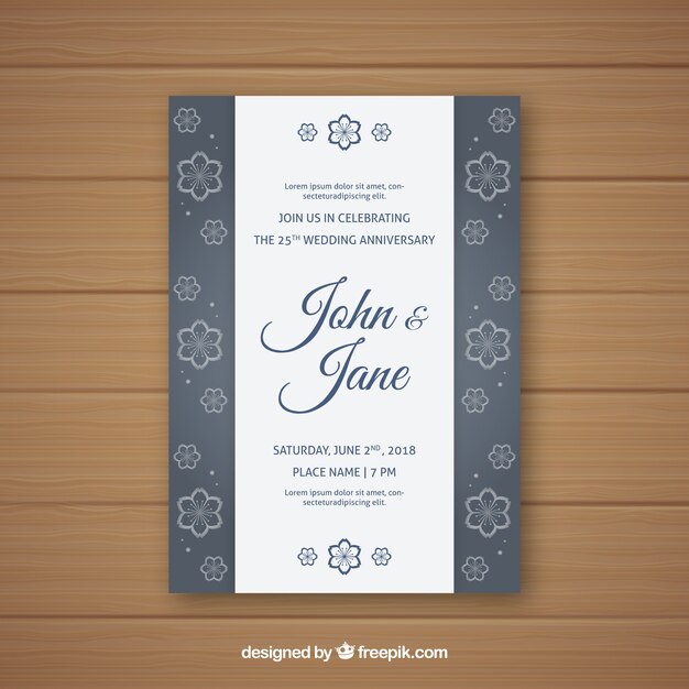 Tarjeta de aniversario de boda con ornamentos florales