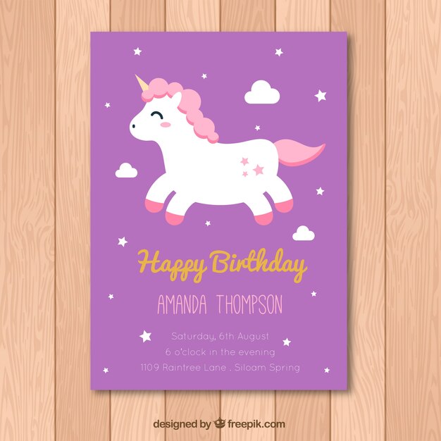 Tarjeta de cumpleaños morada con unicornio