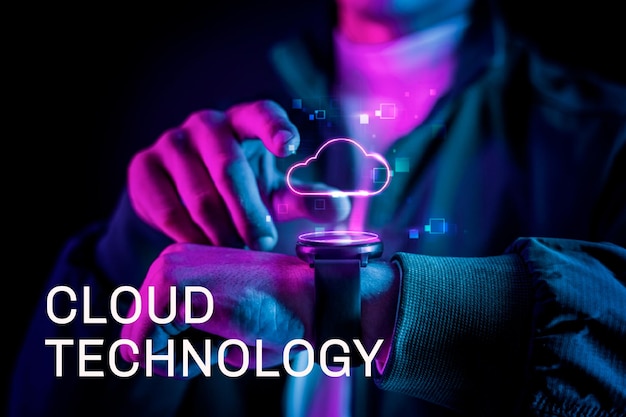 Vector gratuito tecnología en la nube con holograma futurista en reloj inteligente.