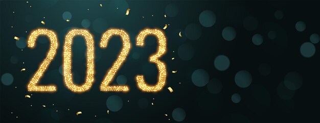 Texto dorado brillante 2023 en banner de año nuevo con efecto bokeh