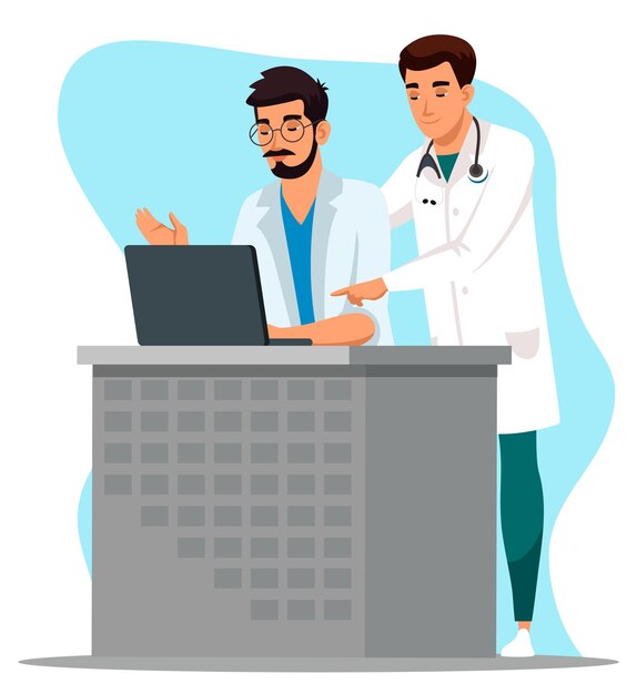 Trabajo en equipo del personal de la clínica profesional de los médicos de los hombres. Practicante mirando la pantalla del monitor de la computadora discutiendo información médica.