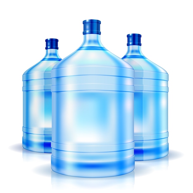 Tres botellas de agua aisladas más frescas
