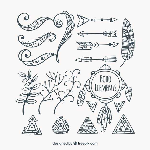 Variedad de ornamentos boho dibujados a mano 