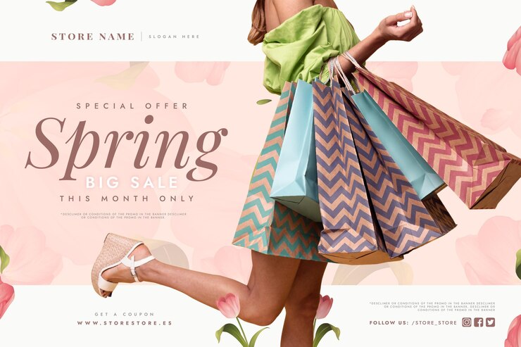 Vector gratuito venta de primavera con mujer sosteniendo bolsas de la compra.