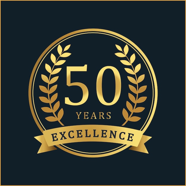 100 años de excelencia Insignia de oro con diseño vectorial de aniversario de la corona de laurel