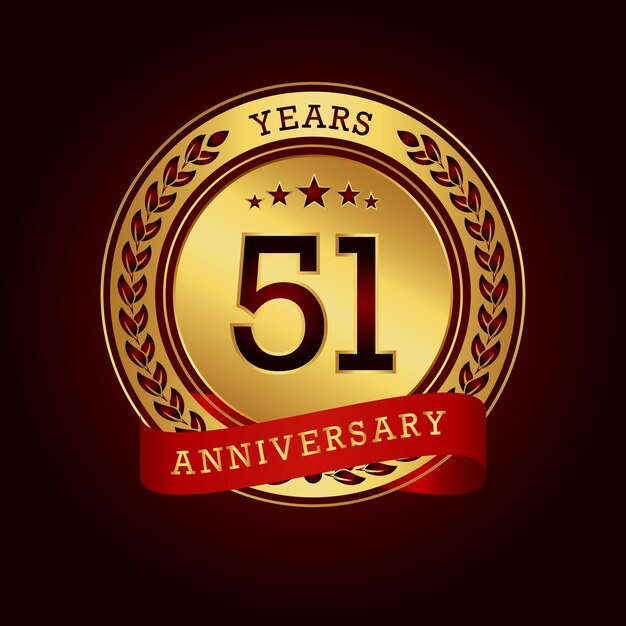 51 años de aniversario con un círculo dorado y una cinta roja en un fondo rojo oscuro