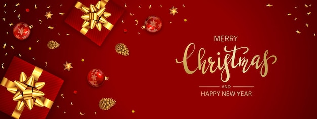 Adornos navideños con bolas, regalos navideños con lazo dorado, piñas y estrellas brillantes sobre fondo rojo. La ilustración se puede utilizar para diseño navideño, carteles, tarjetas, sitios web y pancartas.
