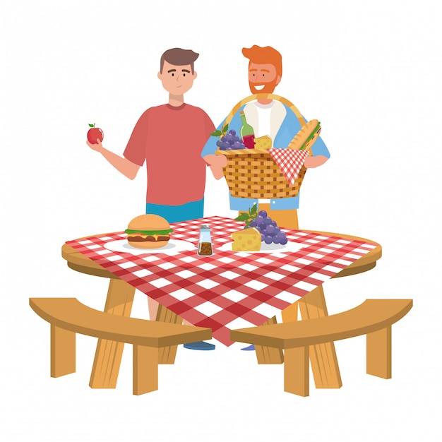 Amigos de los hombres que tienen comida campestre