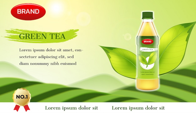 Anuncio de té verde. Botella de té con hojas de té y montaña de té verde