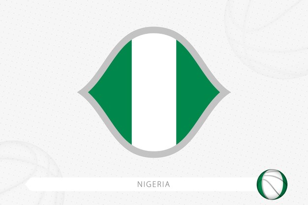 Bandera de Nigeria para la competencia de baloncesto sobre fondo de baloncesto gris.