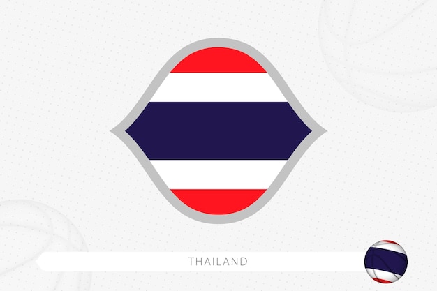 Bandera de Tailandia para la competición de baloncesto sobre fondo de baloncesto gris.
